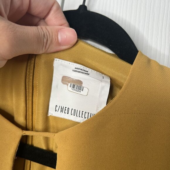 C/MEO Collective Mustard Yellow Long Sleeve Ruffle Blouse Women's Size Small S - Picture 5 of 10